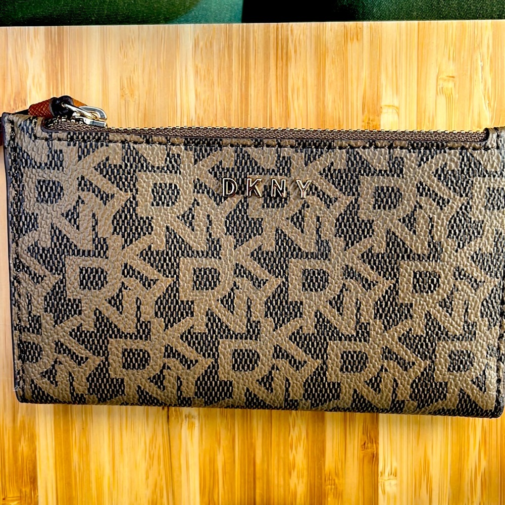 DKNY Bryant monogram card wallet